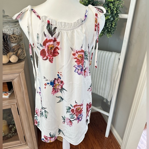 ☀️BNWOT Floral Print Frilled Knot Halter Neck Tank! - Picture 9 of 10